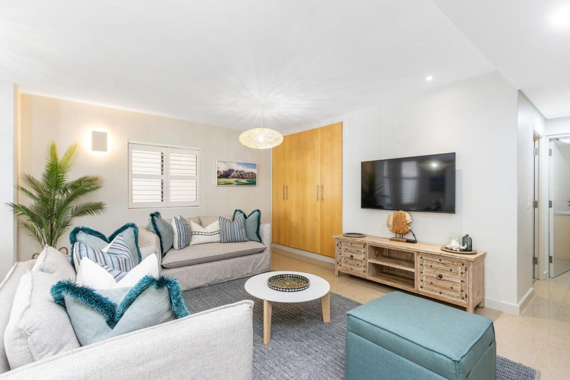 Hibernian Towers 503 By Host Agents Apartment